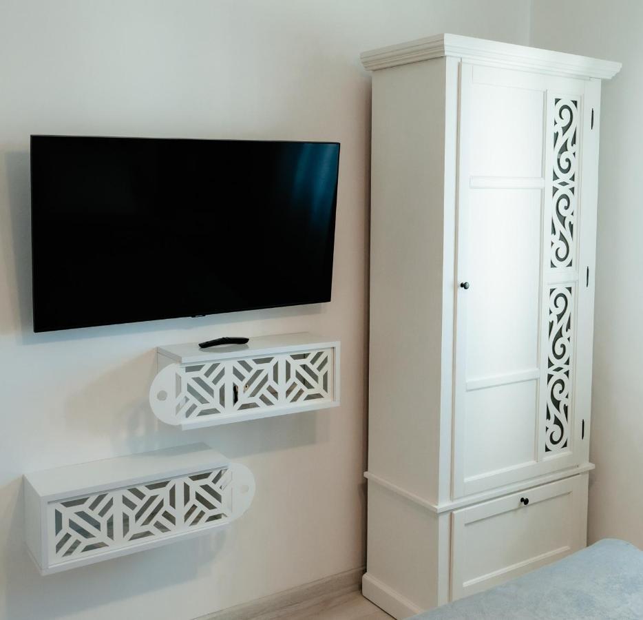 Carla'S Apart Palas-Hala Centrala 1 Bedroom, Airport Shuttle Яш Екстериор снимка
