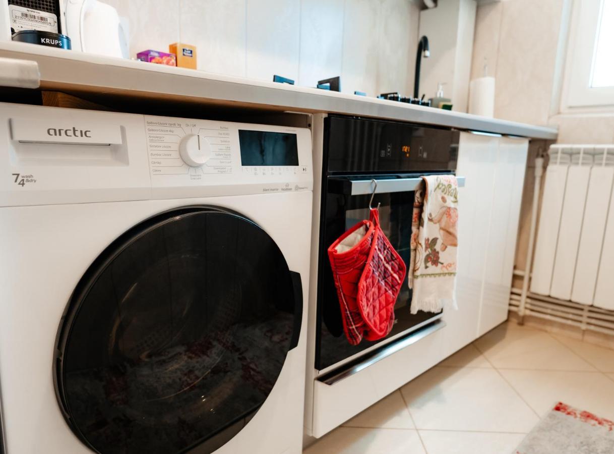 Carla'S Apart Palas-Hala Centrala 1 Bedroom, Airport Shuttle Яш Екстериор снимка